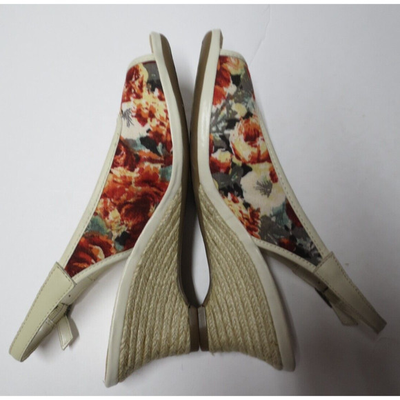 Aerosoles Size 7.5 Wide Wedge Heel Slingback Sandal Heels Beige Dozen Roses - Picture 9 of 11